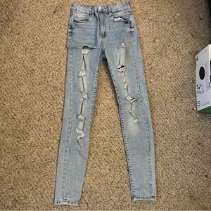 Refuge Light Wash Ripped Skinny Jeans